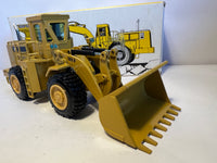 Caterpillar 988 B Radlader 1:50 von NZG 167 OVP