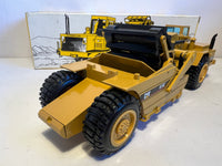 Caterpillar 615 C Scraper 1:50 von NZG 260 OVP