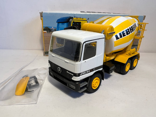 MB Actros 3-Achs Liebherr HTM 704 Betonmischer 1:50 von Conrad 4045 OVP