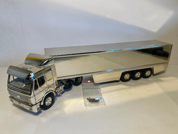 MB SK 1850 Sattelzug Chrome 1:43 von NZG 313