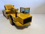 Caterpillar 615 Scraper 1:50 von NZG 260