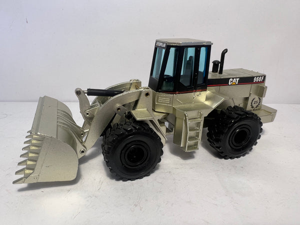 Caterpillar 966 F Radlader mattgold 1:50 von NZG 237