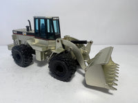 Caterpillar 966 F Radlader mattgold 1:50 von NZG 237