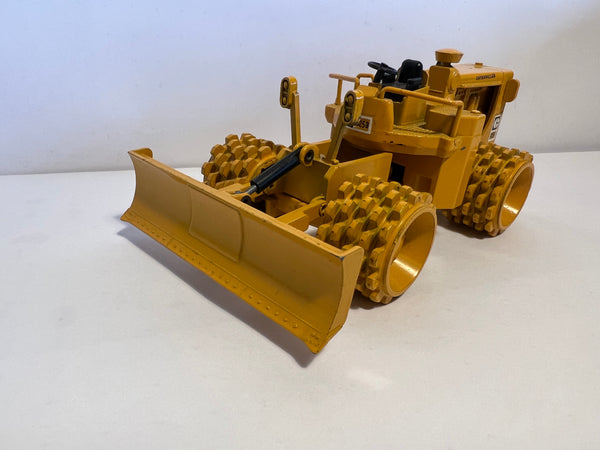 Caterpillar 825 B Compactor 1 50 Von Nzg 135 Rs Modell