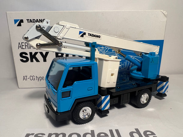 Tadano Sky Boy AT-CG Hebebühne 1:40??? von Shinsei OVP