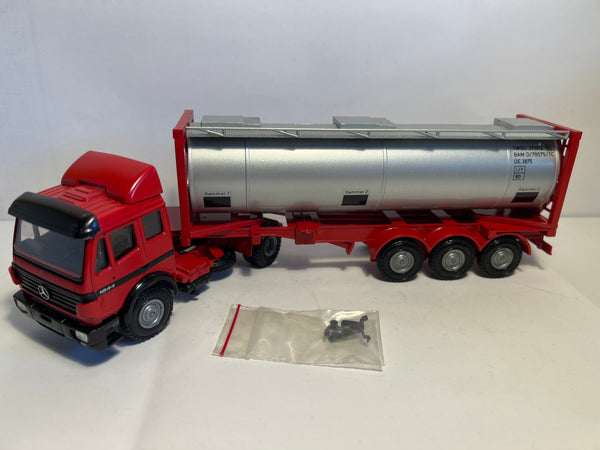 MB SK 1844 Sattelzug mit Tankcontainer 1:43 von NZG 317