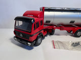 MB SK 1844 Sattelzug mit Tankcontainer 1:43 von NZG 317